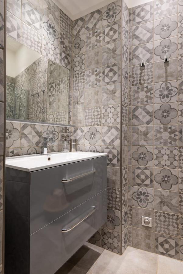 Latelier 2Br W Ac At 4 Min From The Beaches Of Old Nice Welkeys Luaran gambar